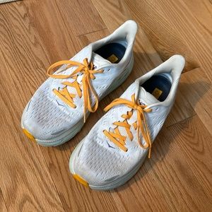 Hoka Clifton 8